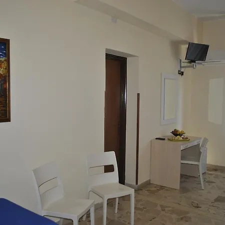 Nuovo Faro 호텔 2*